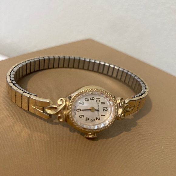 Vtg 1978 CARAVELLE By Bulova Mechanical Womens Watch - Stretch Band- Not Working - Picture 1 of 5